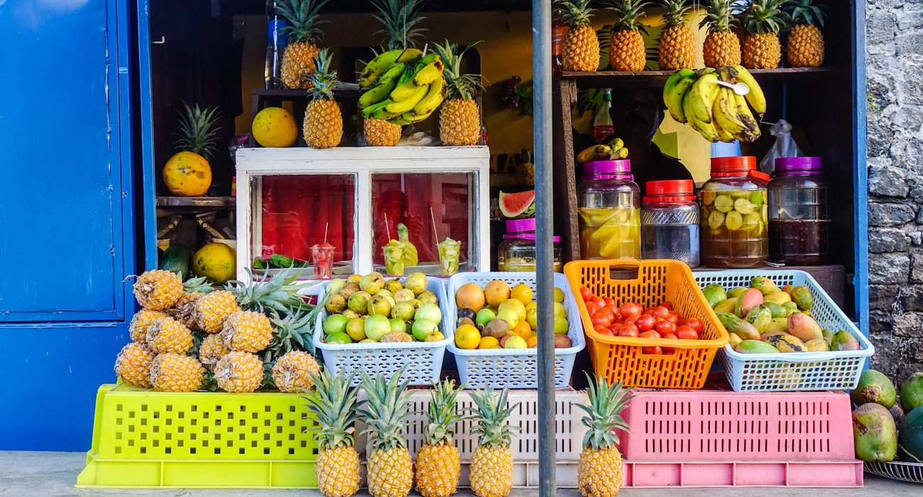 Discover local flavours and Mauritian crafts