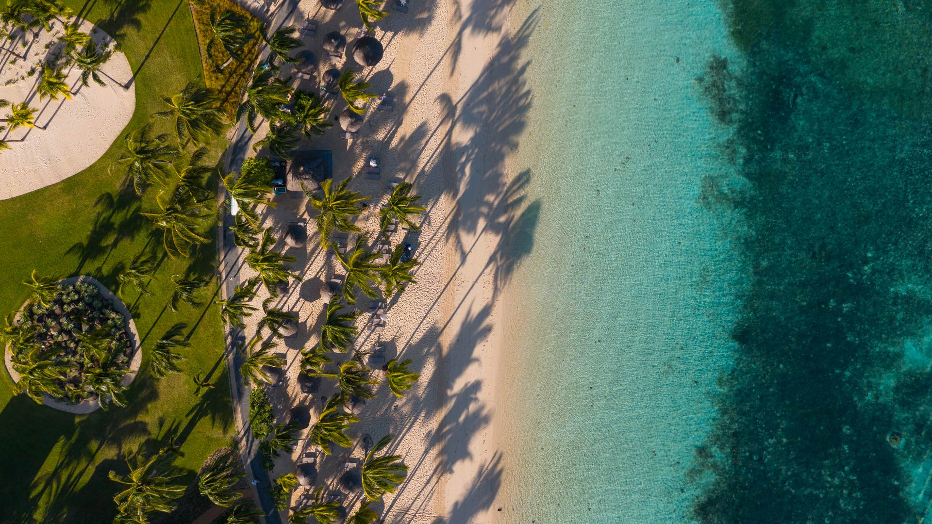slider-Paradis_Beachcomber_-04-1920x1080-d