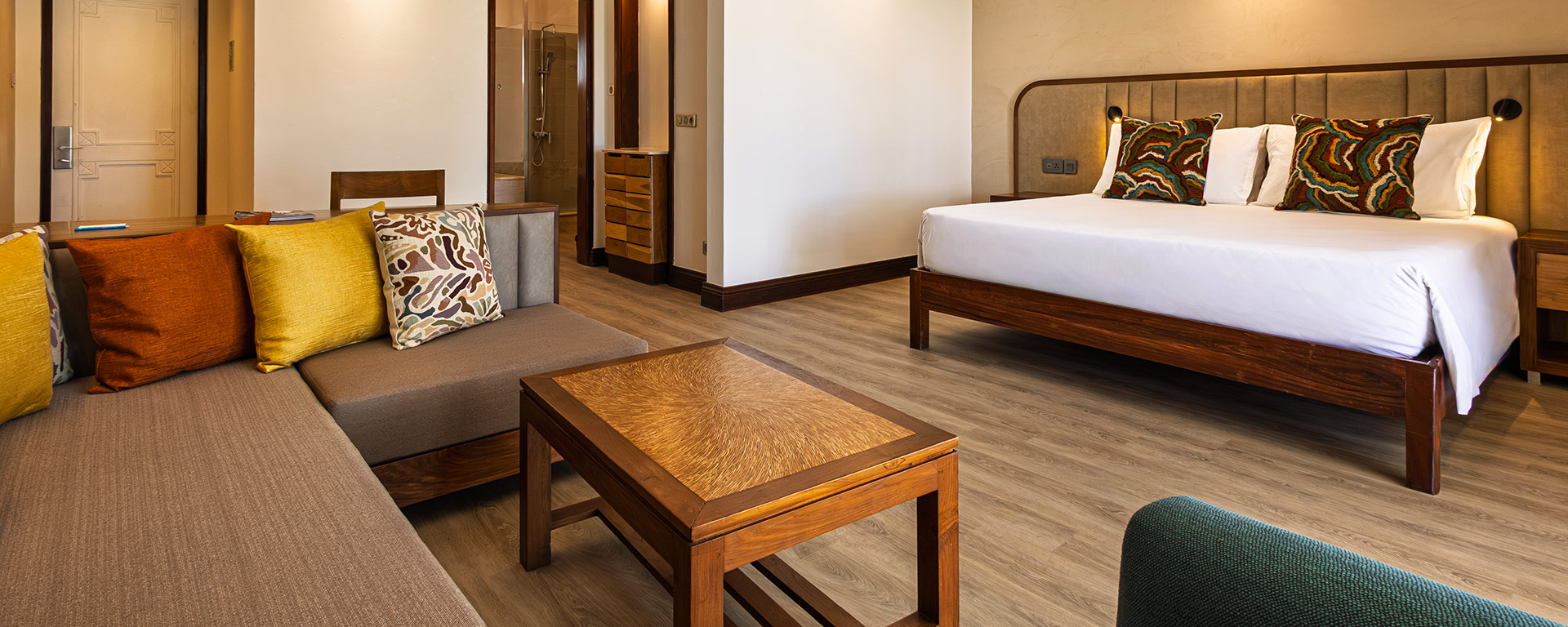 slider-rooftop-room-1920x768-d