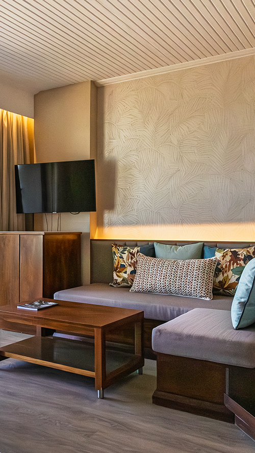 slider-tropical-room-view-cut-500x888-m