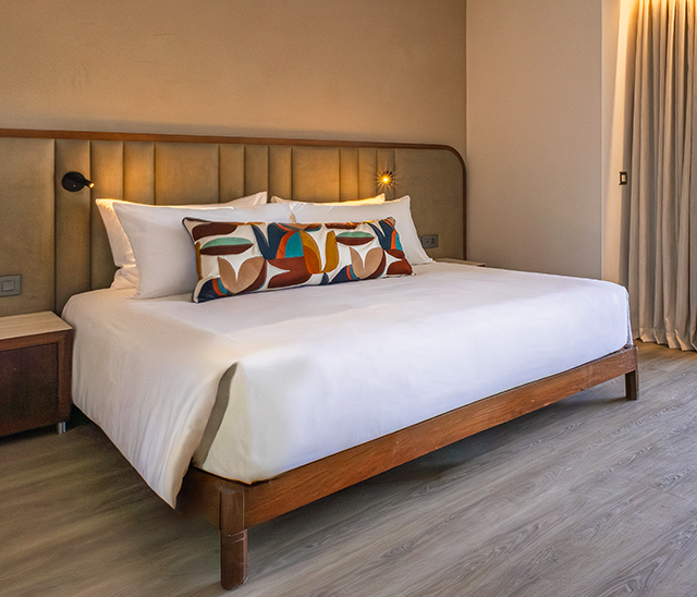 teaser-deluxe-room-view-cut-640x548-d