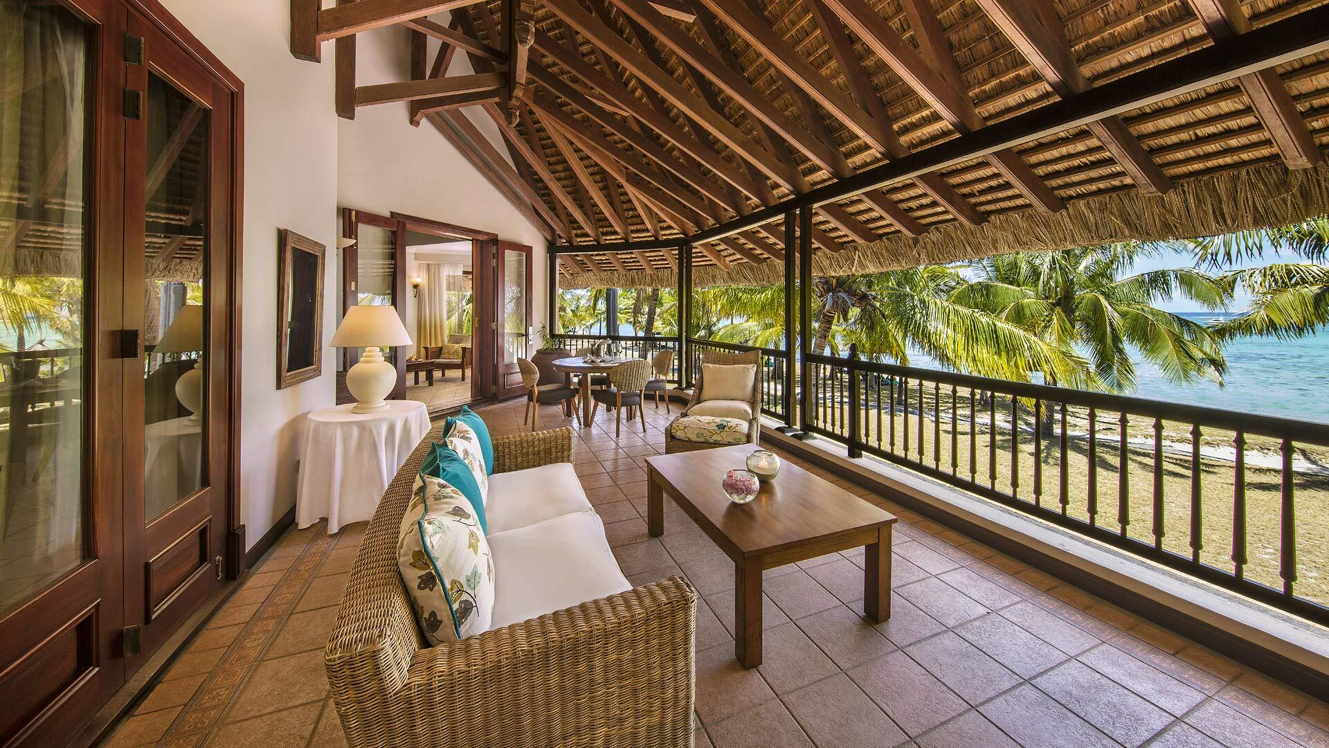 Dinarobin Senior Suite