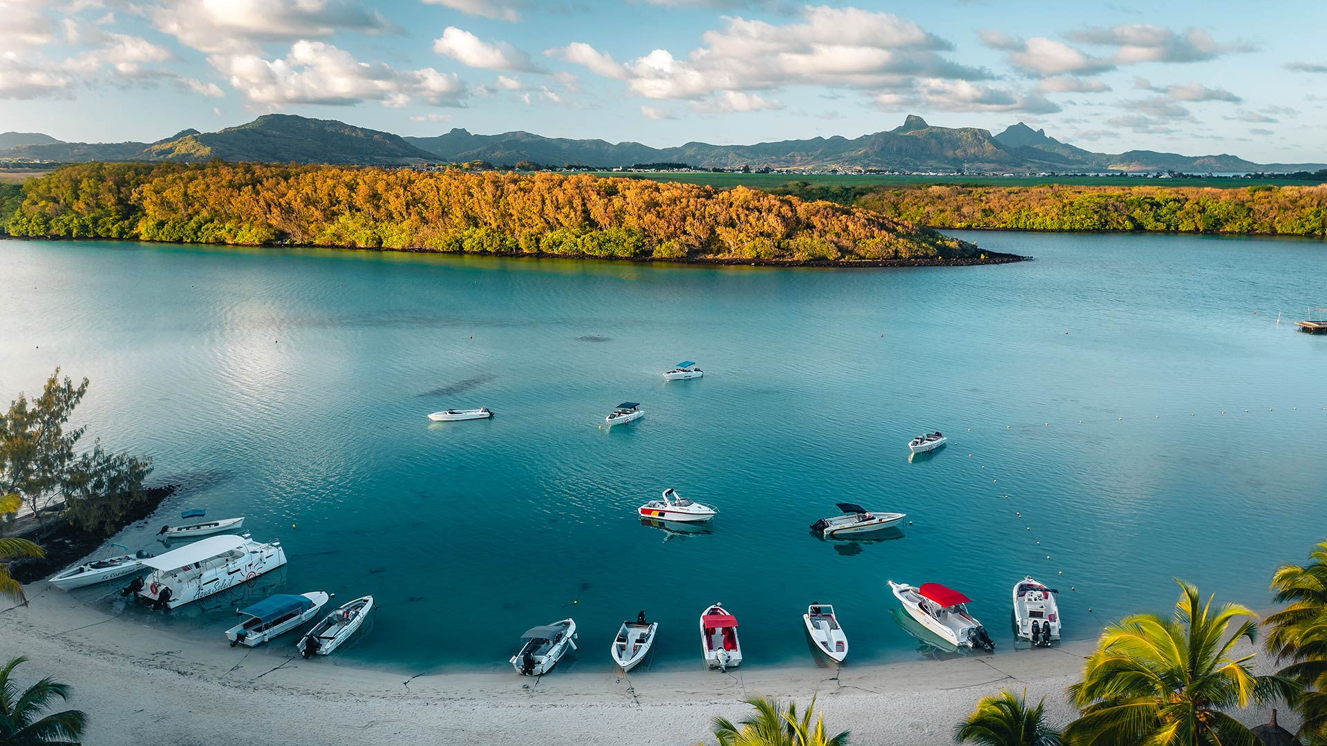 slider-things-to-do-in-blue-bay-1920x1080-d