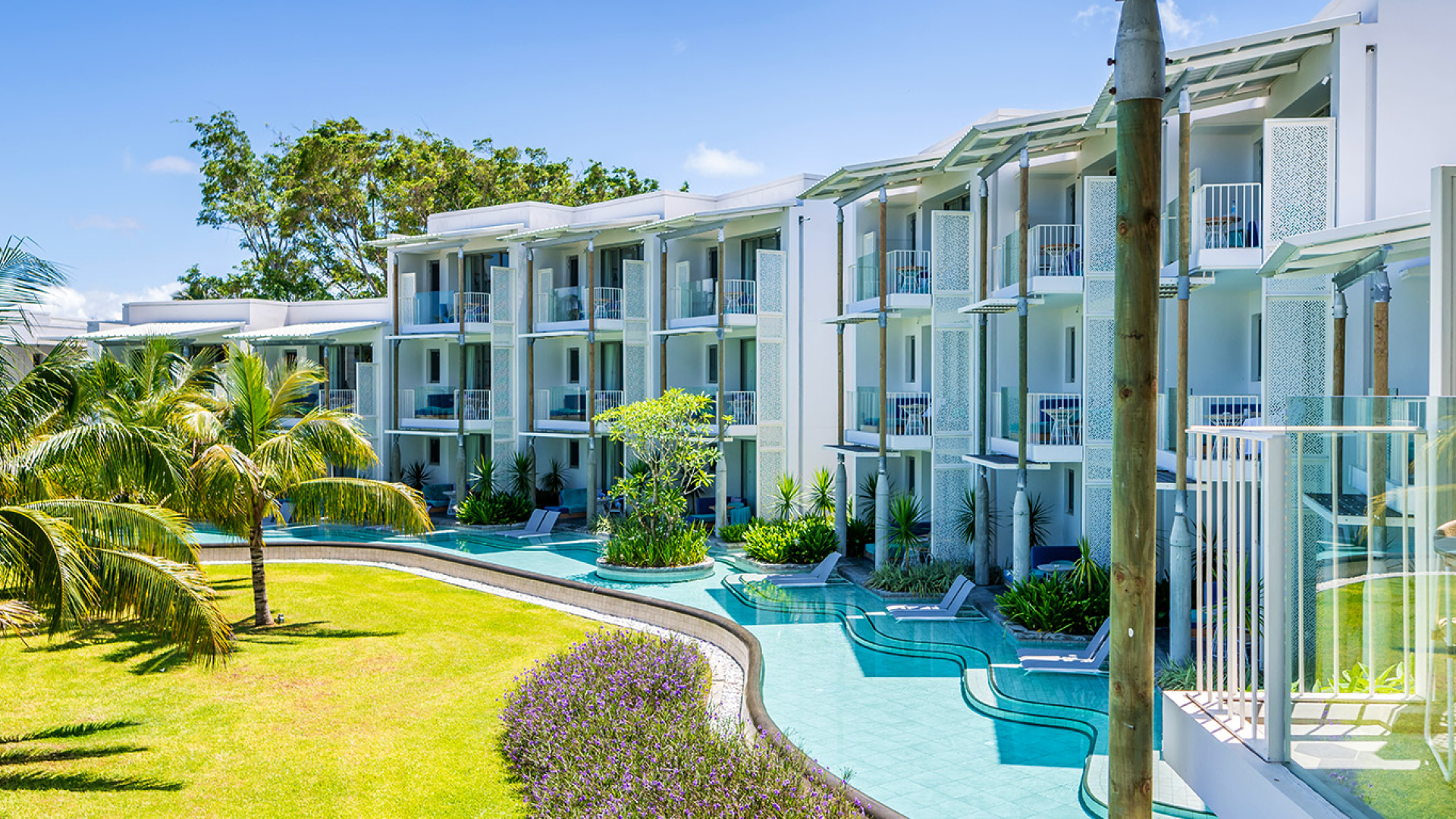 slider-hotel_aerial_view_victoria_for_2_1920x768-d