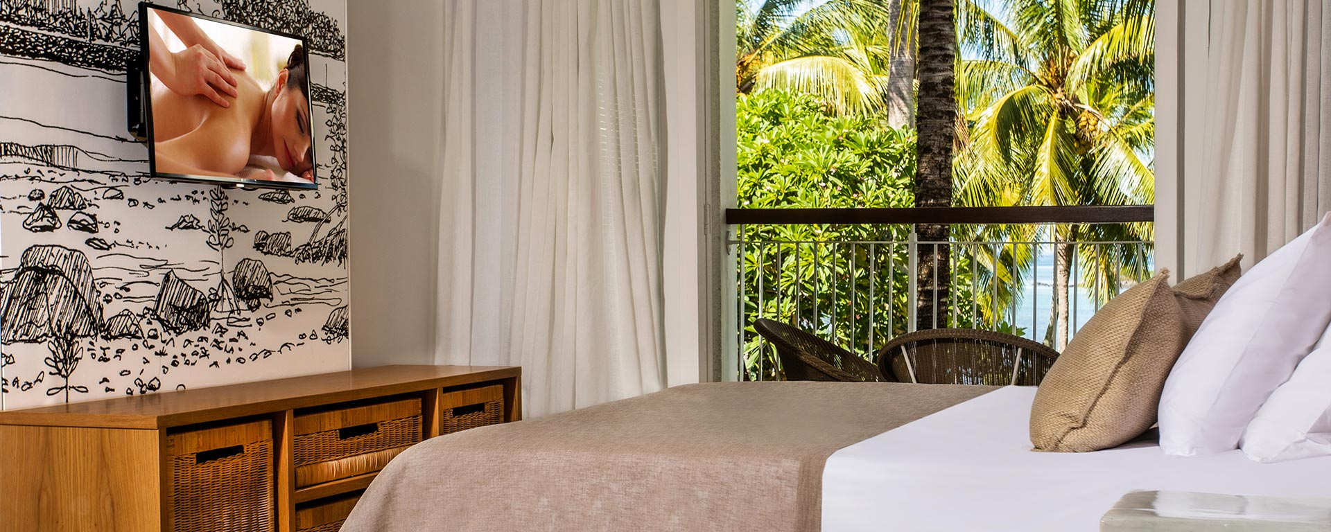 slider-family-duplex-sea-facing-1920x768-d