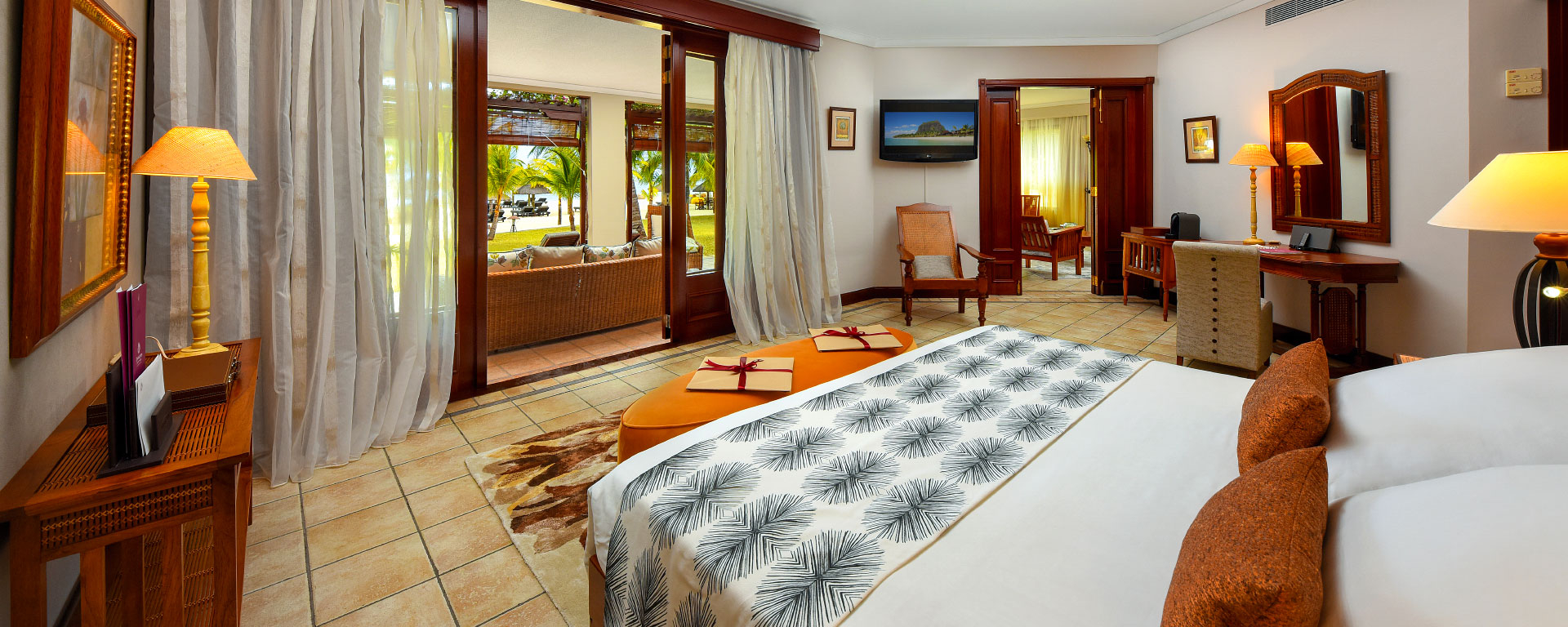 2-Bedroom Luxury Family Suite - Rooms - Dinarobin Beachcomber Golf Resort & Spa