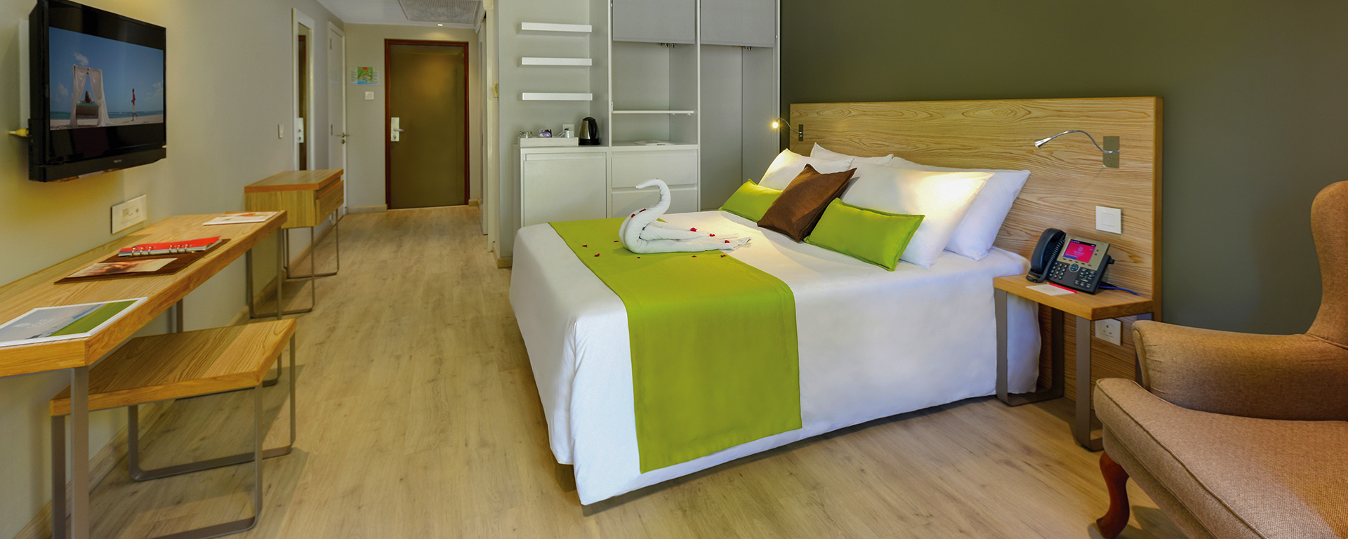 slider-mauricia-standard-beachfront-1920x768-d