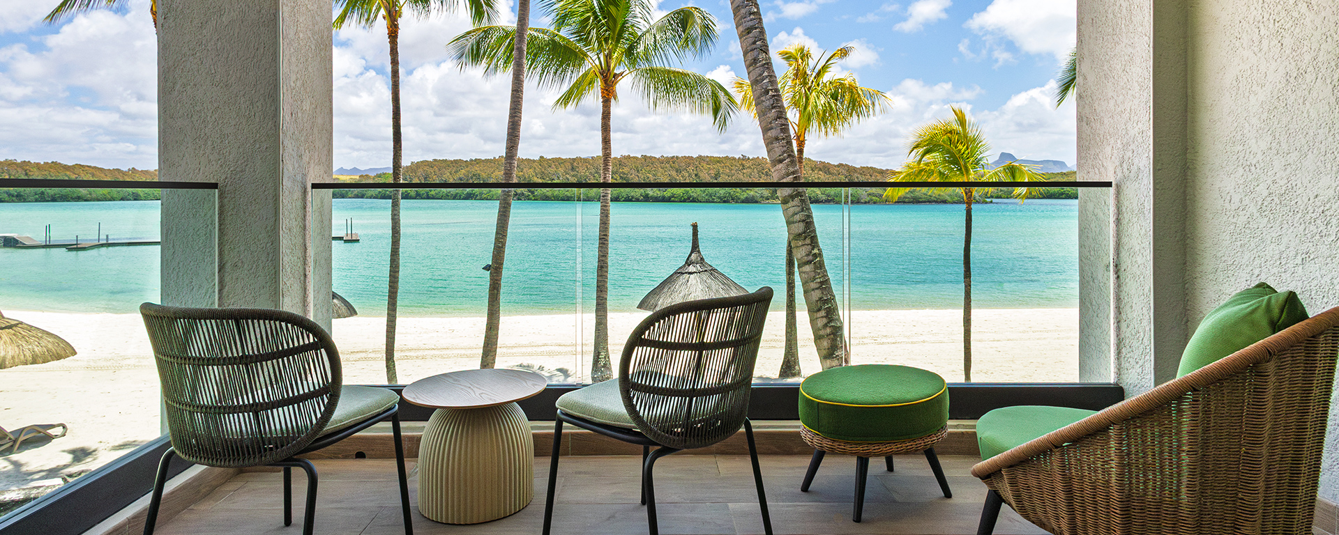 slider-bay-view-room-1920x768-d