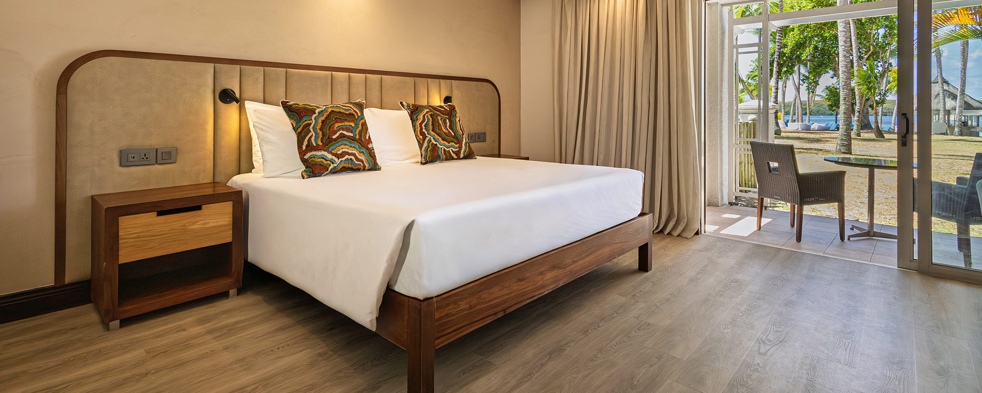 slider-deluxe-ground-floor-1920x768-d