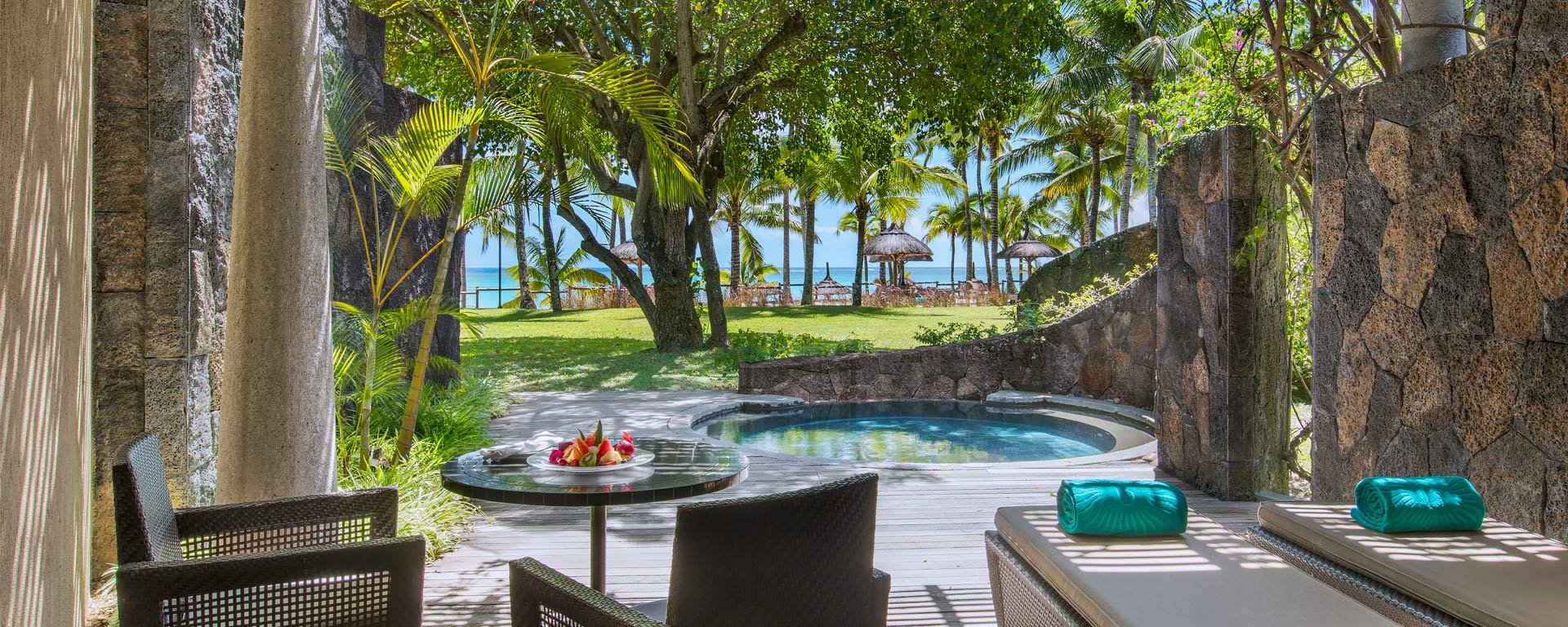 Subpage_slider_2-bedroom_beachfront_suite-_TB_1920x768_d