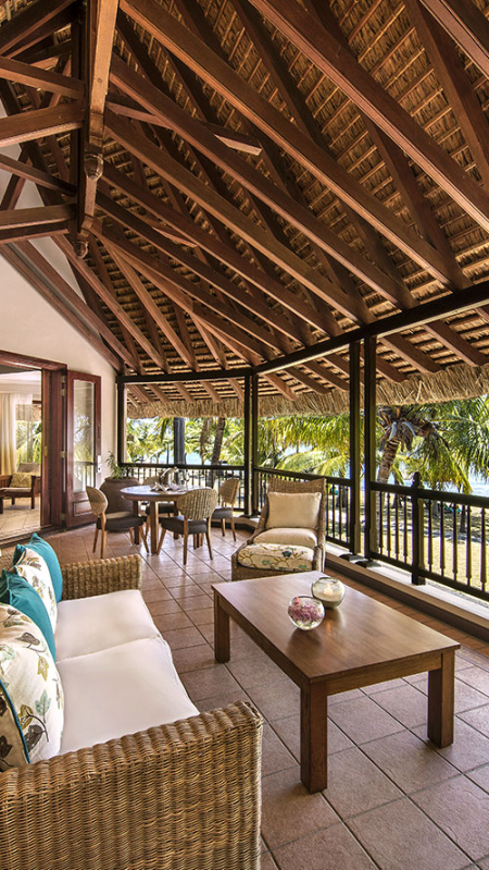 Dinarobin Senior Suite