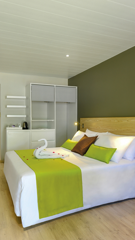 slider-mauricia-standard-beachfront-1920x768-d