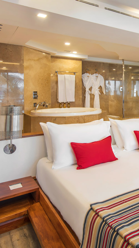 shandrani-beachcomber-senior-suite-slider-d