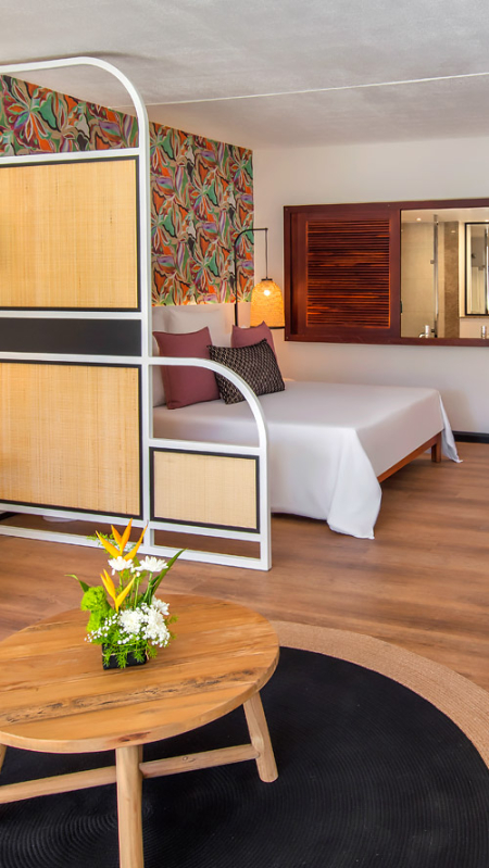 victoria-beachcomber-superior-room-first-floor-slider-d