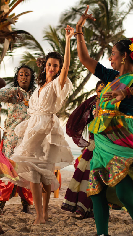 experience-beachcomber-signature-shows-slider-1920x1080-d_0